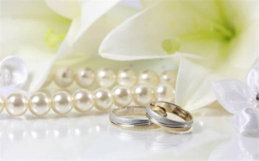 3月出生的姓何男孩名字_姓何的3月男宝宝取名